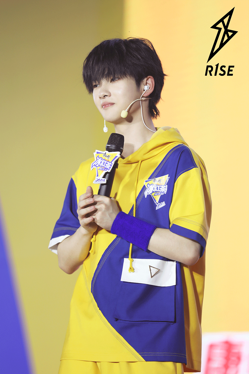 周震南感动落泪.jpg 周震南感动落泪.jpg